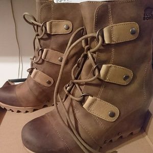 Sorel Joan of Arctic Wedge Boot Cafe 7 Brown NWOB